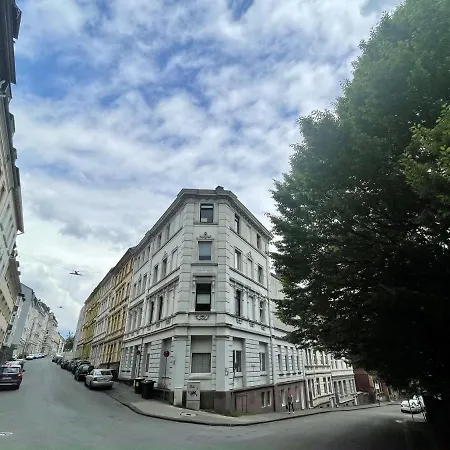 Nostalgie - 3 Zimmer, 5 Betten, 7 Personen, Kontaktloses Einchecken, Netflix アパート *