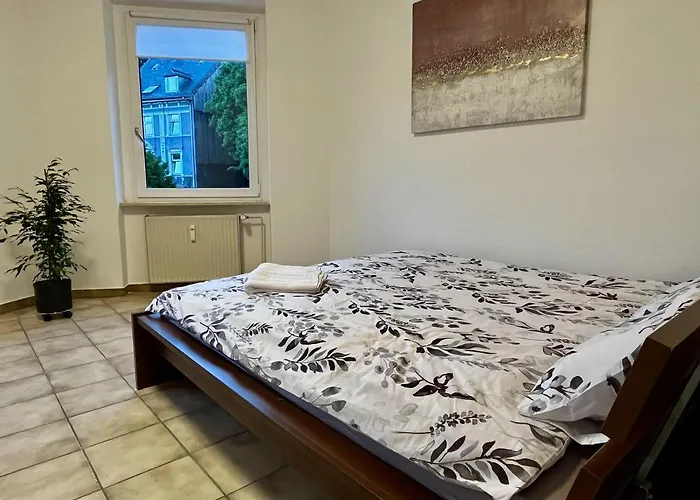 Nostalgie - 3 Zimmer, 5 Betten, 7 Personen, Kontaktloses Einchecken, Netflix Вупперталь